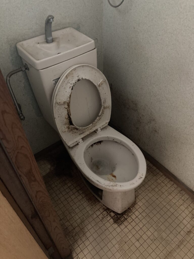 東京都立川市 トイレクリーニング 作業前