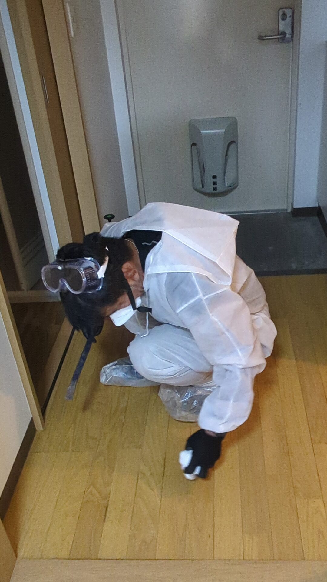 特殊清掃作業中